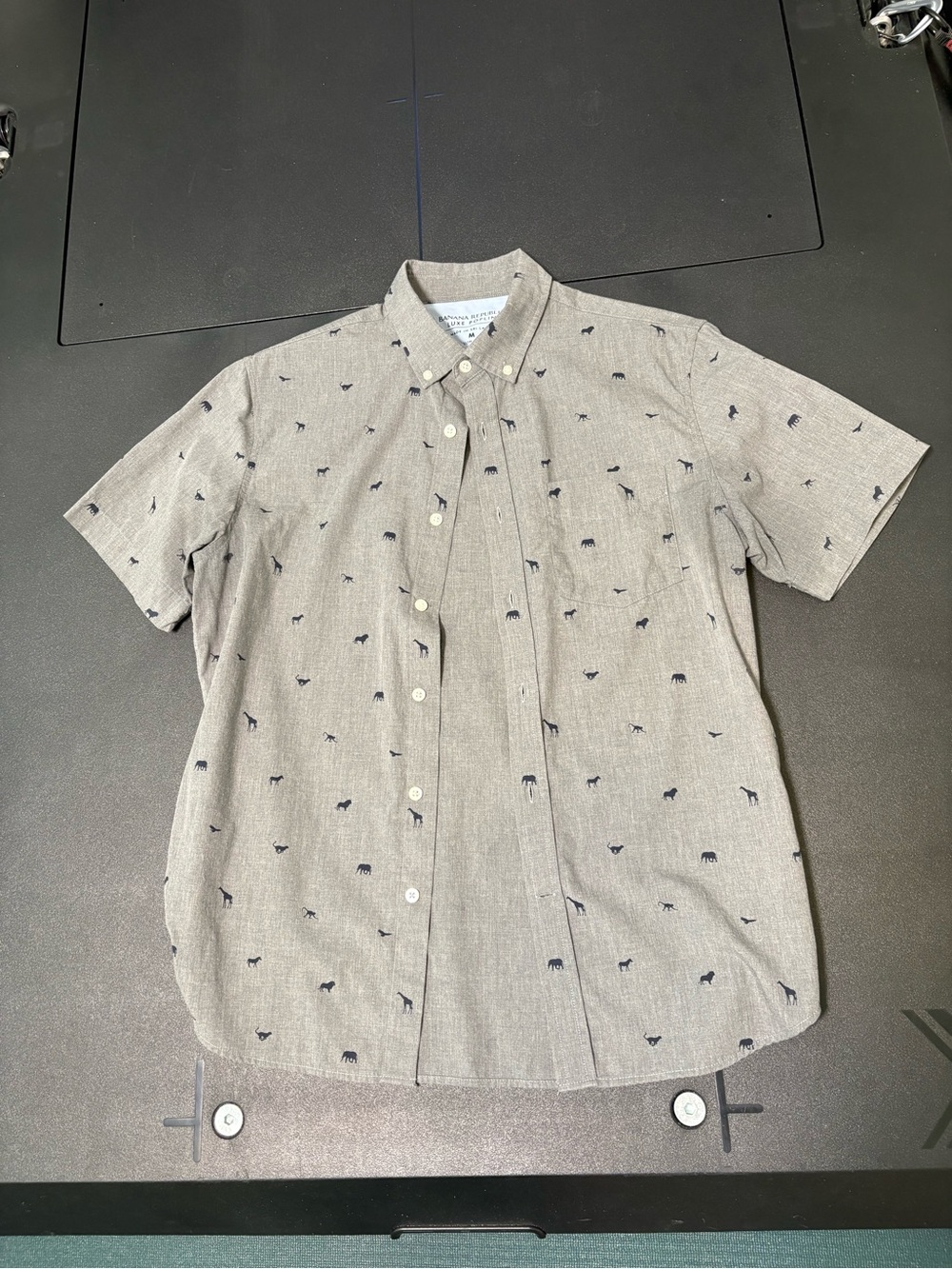 Men's Short-Sleeve Button-Down Shirt in Light grey with Navy Animal Print